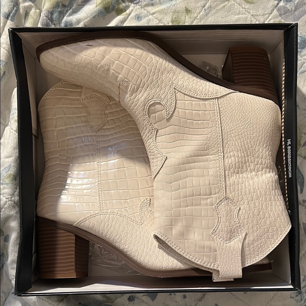 SHEIN Cream Croc-Embossed Western Ankle Booties